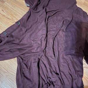 Maroon side button super soft top 3/4 sleeve